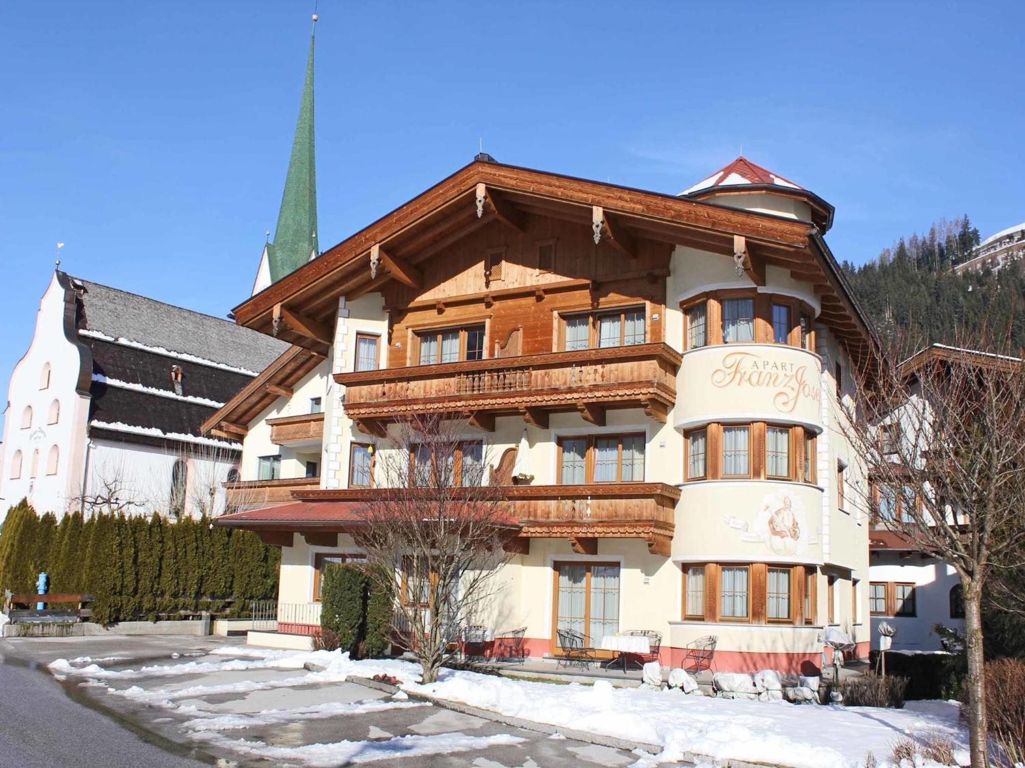 Attractive Holiday Home In Kaltenbach On The Ski Slope Stumm Exterior photo